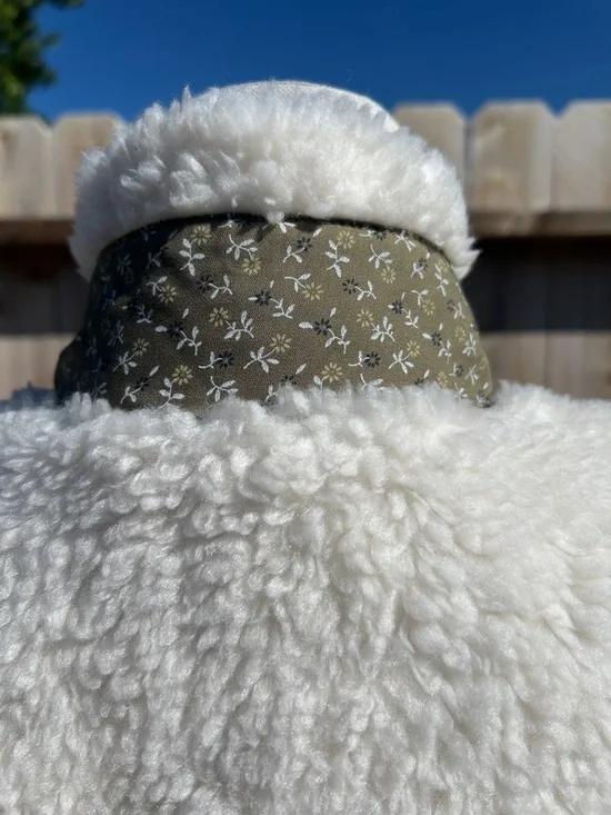 Madewell (Re)sourced Faux-Shearling Vest - Picture 5 of 10